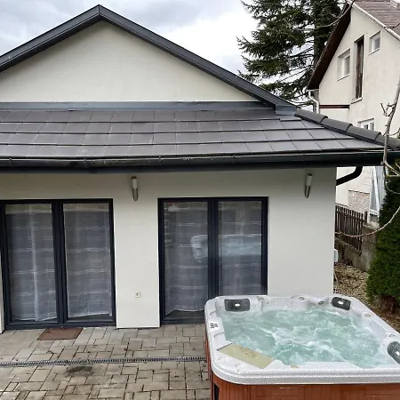 Apartmán Malibu & Jacuzzi