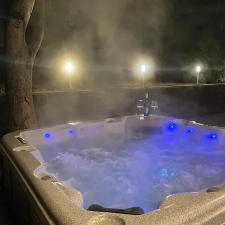 Malibu Apartman&jacuzzi *