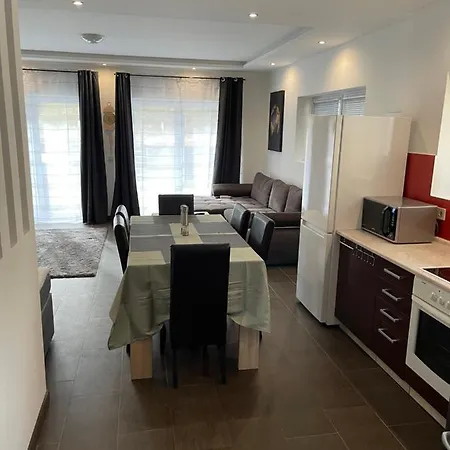 Malibu Apartman&jacuzzi Mişcolţ