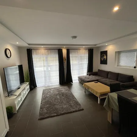 Malibu Apartman&jacuzzi *