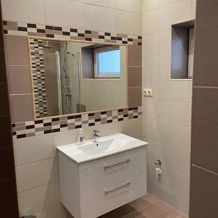 Malibu Apartman&jacuzzi Mişcolţ