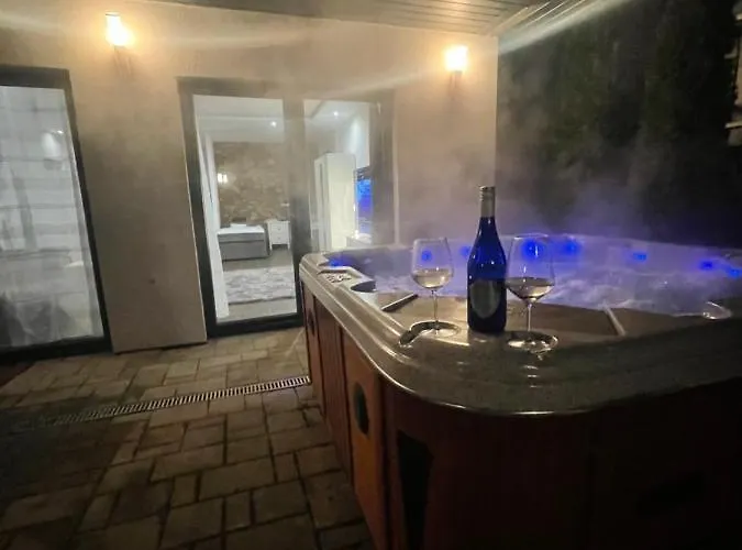 Apartament Malibu & Jacuzzi