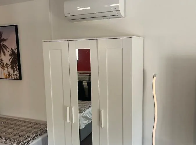 Malibu & Jacuzzi Lägenhet *